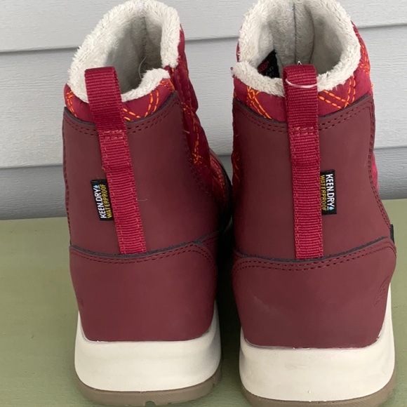 KEEN TERRADORA II Pull-On Boots, Size 6.5 - Picture 4 of 8